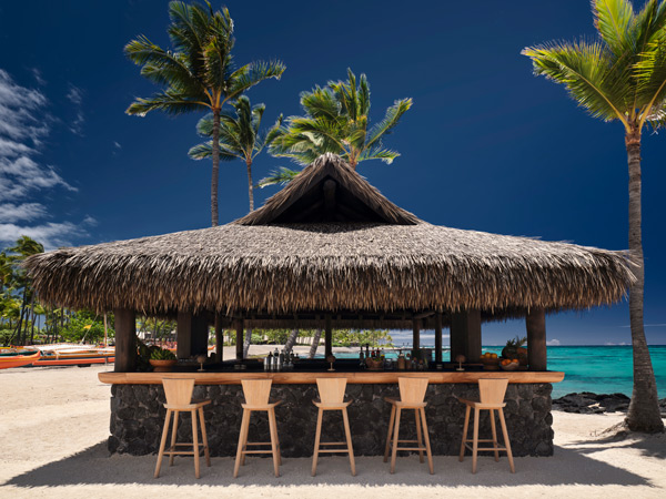 the Talk Story Bar in Kona Village