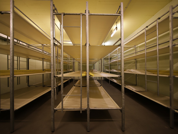 the bunk beds inside the Berliner Unterwelten Museum