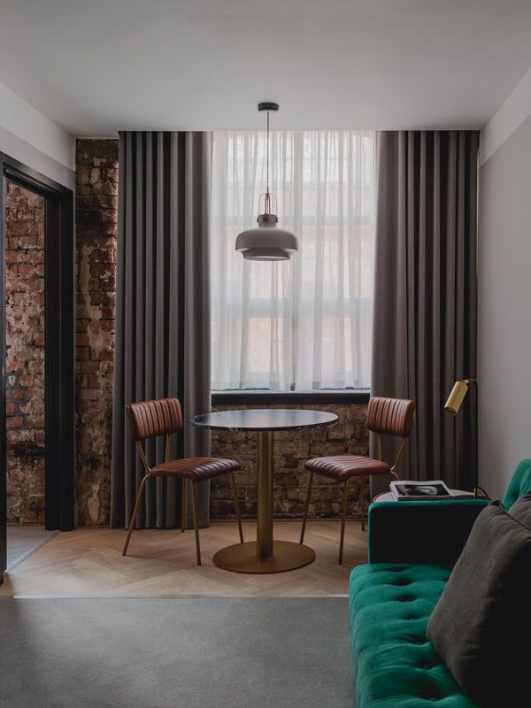 a look inside the room at Leven
