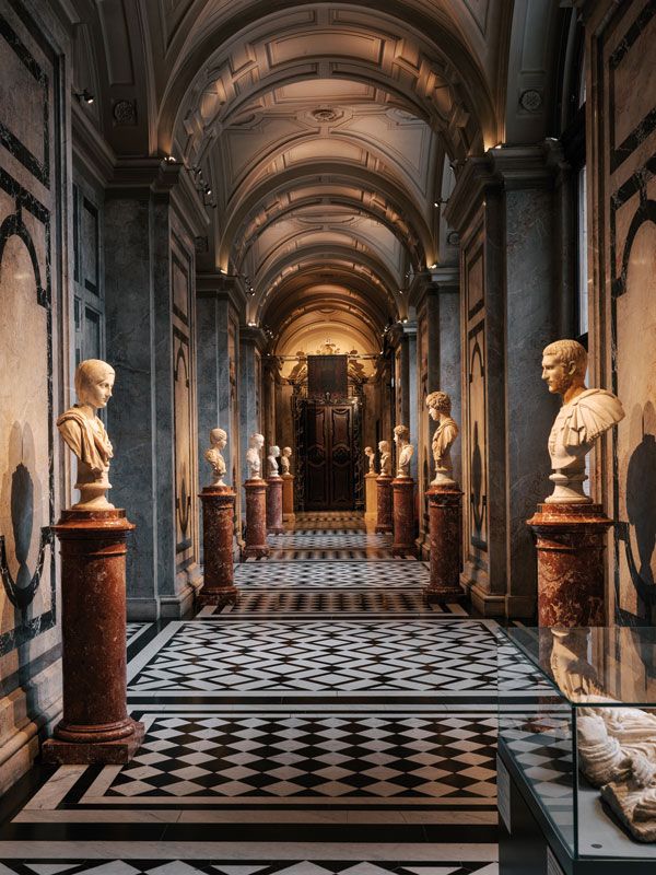 the interior of Kunsthistorisches Museum