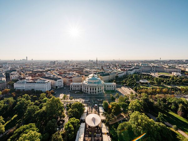 the view of Ringstrasse from City Hall
