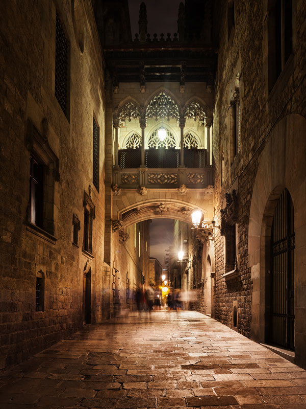 the bridge of Gothic Quarter at night