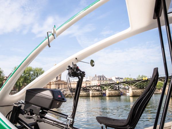 the Turtle electric bike cab in Paris