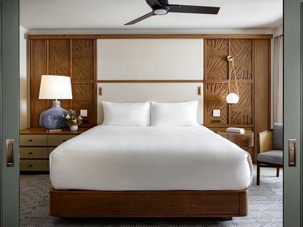 the bedroom suite at Kilohana, Fairmont Kea Lani