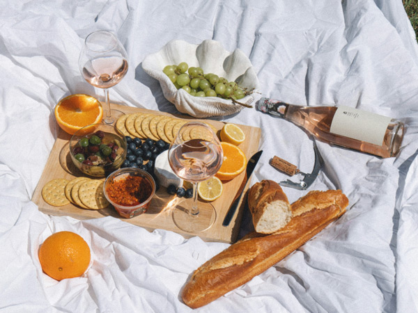 picnic in Paris