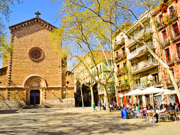 the Plaça de la Virreina during the day