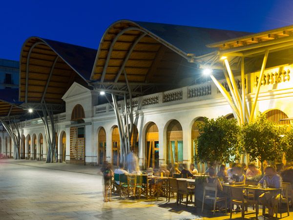 the Santa Caterina Market in Barcelona at night