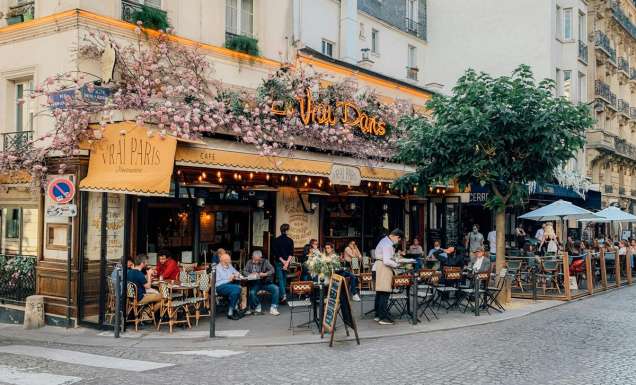 Paris cafe exterior