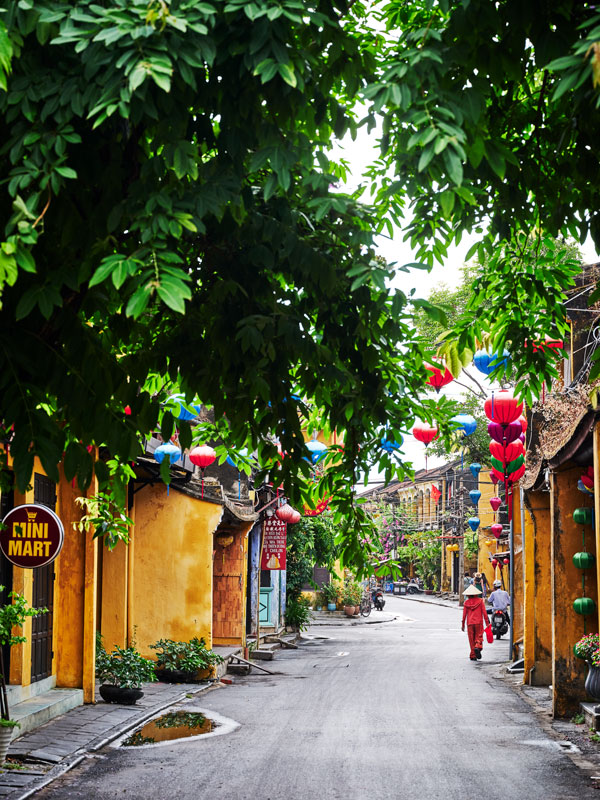 Hôi An streets festooned with colourful lanterns