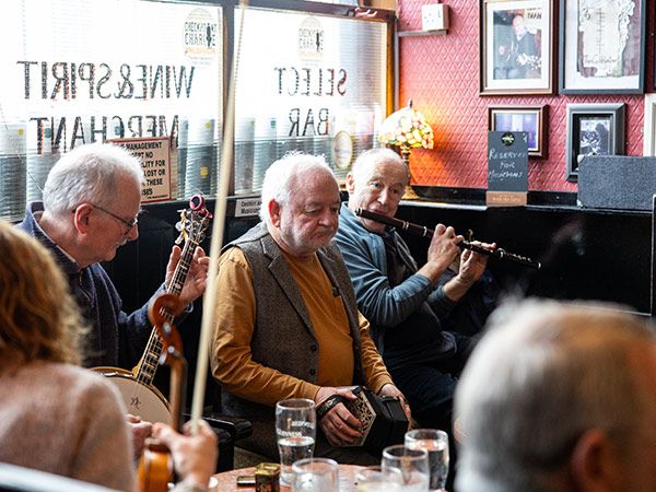 traditional irish musicians at The Cobblestone pub in dublin
