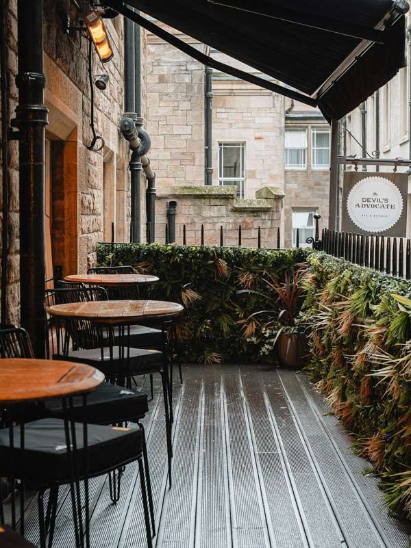 The Devil's Advocate, Edinburgh exterior and outdoor seating