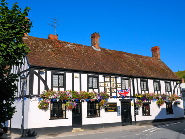 The George Inn, Mere exterior