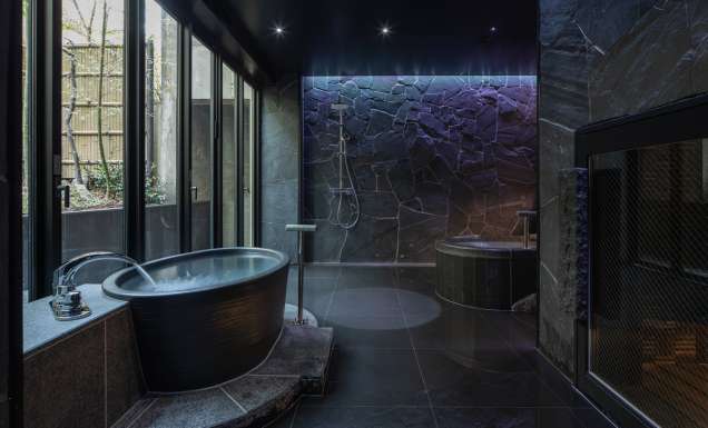 the bathroom at Moksa