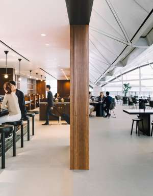 What the Cathay Pacific business class lounges at Hong Kong Airport are really like