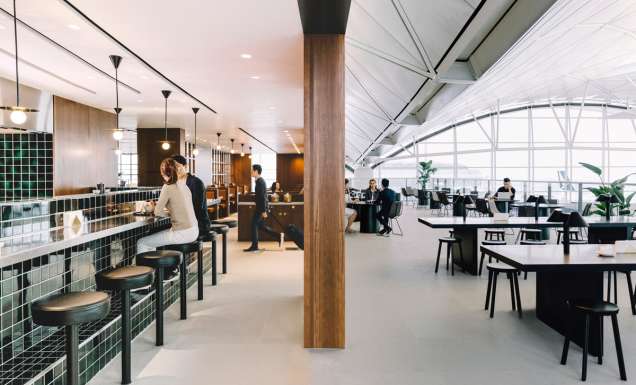 What the Cathay Pacific business class lounges at Hong Kong Airport are really like