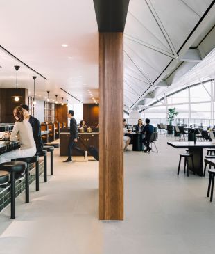 What the Cathay Pacific business class lounges at Hong Kong Airport are really like