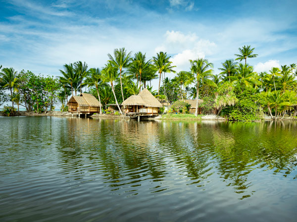 Le Taha’a by Pearl Resorts overwater bungalows.