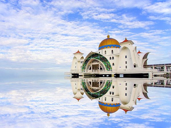 Melaka Straits Mosque in melaka malaysia
