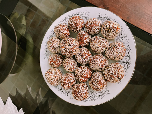a plate of Thala guli