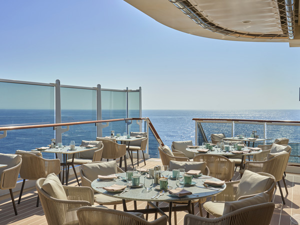 seaside dining at Emporium Marketplace
