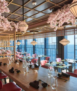 Discovering the exquisite restaurants and bars on EXPLORA I