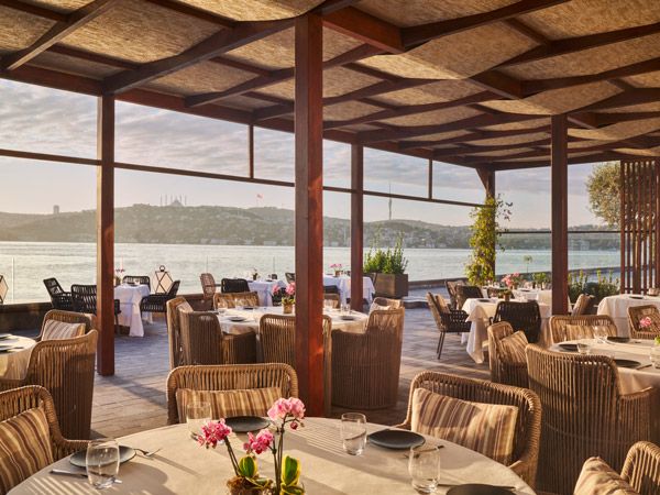 the dining at Novikov Restaurant, Mandarin Oriental Bosphorus