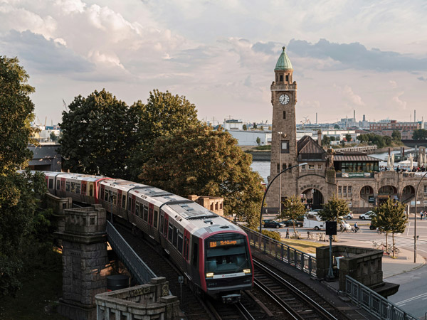 Hamburg Hochbahn train and Landugsbrücke clock tower from above