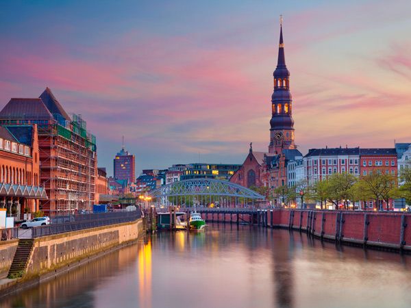 Hamburg at night