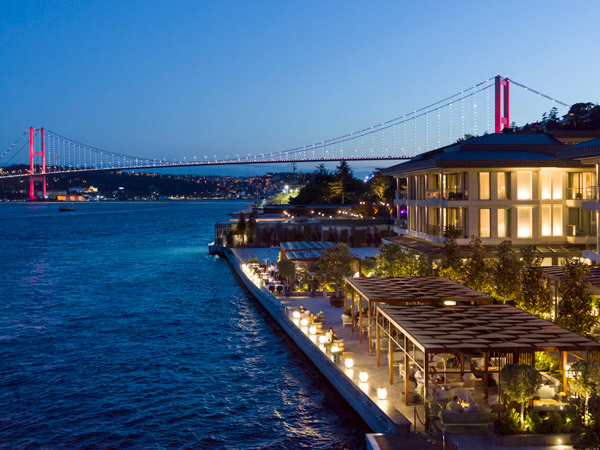 the Mandarin Oriental Bosphorus exterior at night