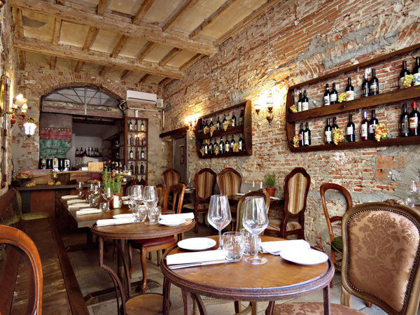 interior of Simbiosi restaurant