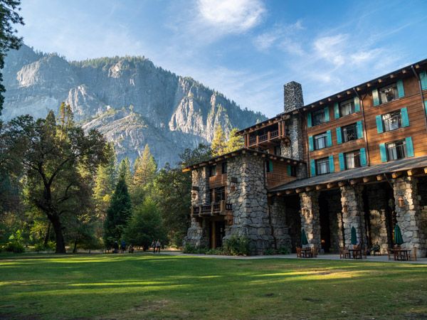 the scenic landscape surrounding Ahwahnee hotel
