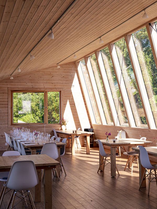 the dining hall at Manshausen