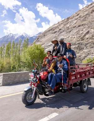locals greeting the group on the way to the Hushe Valley