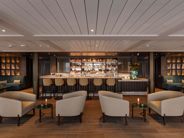 the S.A.L.T bar onboard the Silver Nova cruise