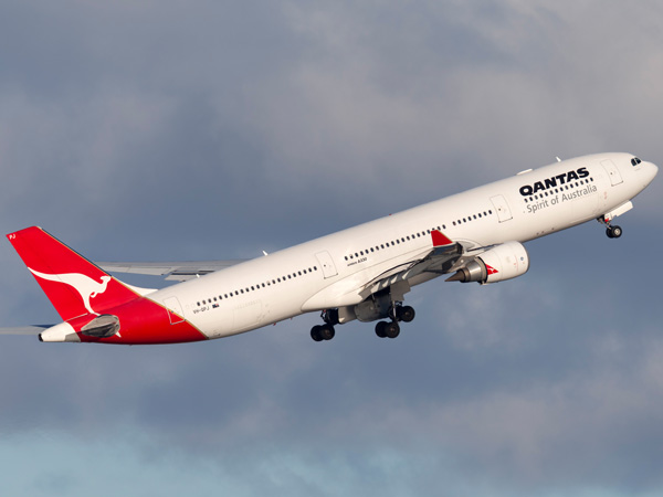 A Qantas A330-300 Airbus