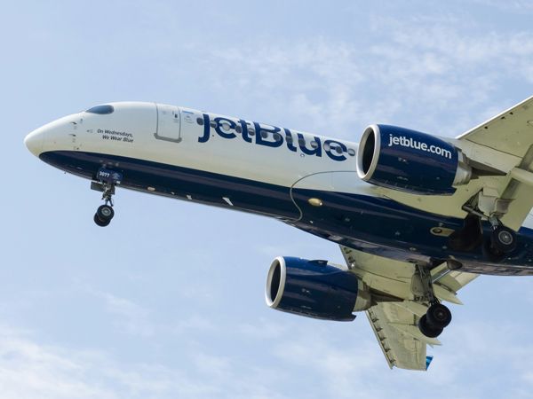 jetBlue plane