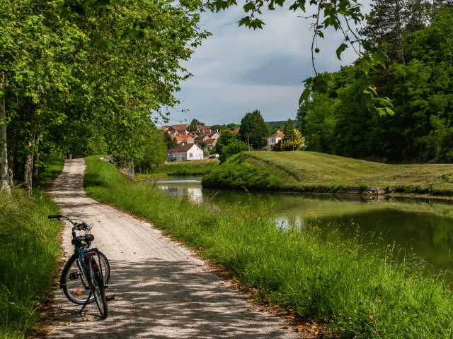 biking european waterways