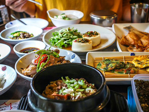 A korean lunch spread.