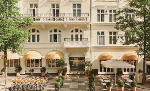 the front exterior of Hotel Bella Grande