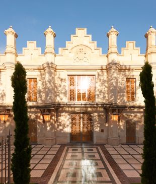 This luxury landmark is the only place to stay in Bordeaux