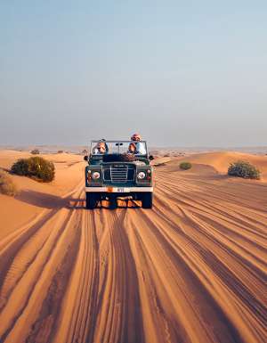 tour group in Vintage Land Rover on hero experiences Platinum Heritage