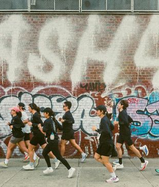 There’s a half marathon in NYC that gives runners free treats at 7 bakeries