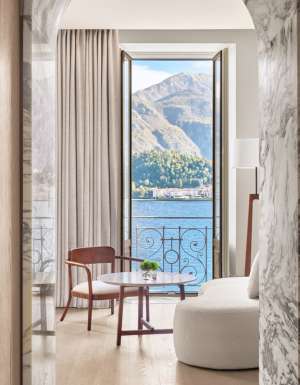 the balcony of Lake Como EDITION