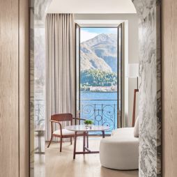 the balcony of Lake Como EDITION