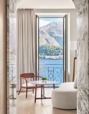 the balcony of Lake Como EDITION