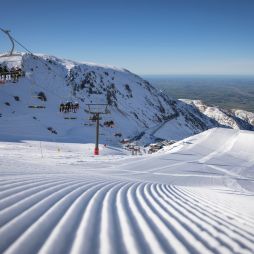 ski slopes of Mount Hutt in New Zealand