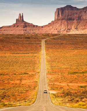 Road to Monument Valley Tribal Park