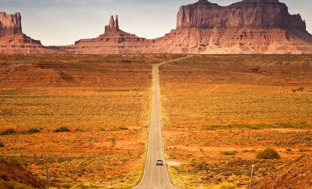 Road to Monument Valley Tribal Park