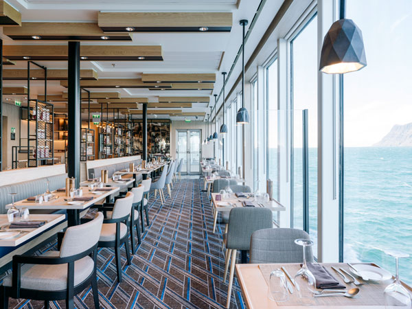 Aune dining