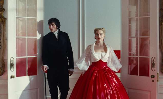 (L-r) JACOB ELORDI as Heathcliff and Actor, Producer MARGOT ROBBIE as Catherine Earnshaw in “Wuthering Heights,” a Warner Bros. Pictures Release.